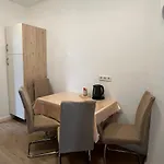 Gr