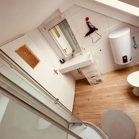Apartment Gr *